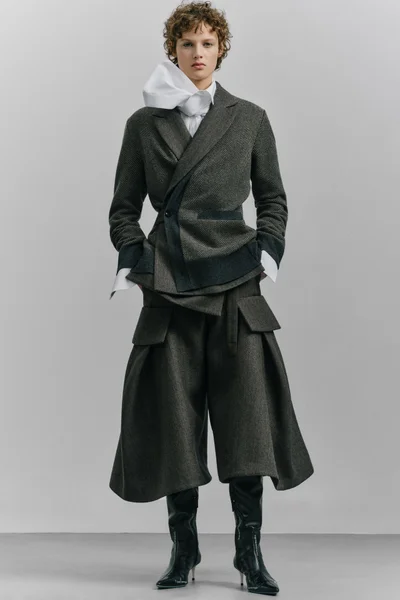Look 18